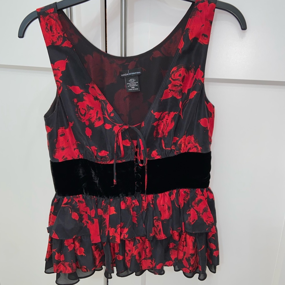 Beautiful Moda International Peplum Ruffle Top. - Picture 4 of 7